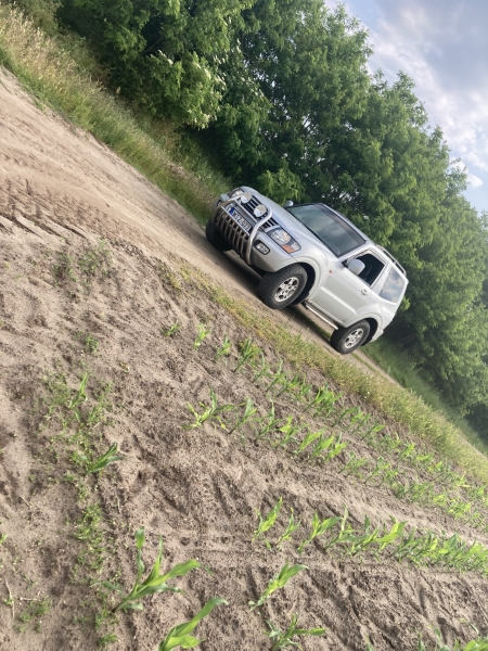 MITSUBISHI Pajero V60
