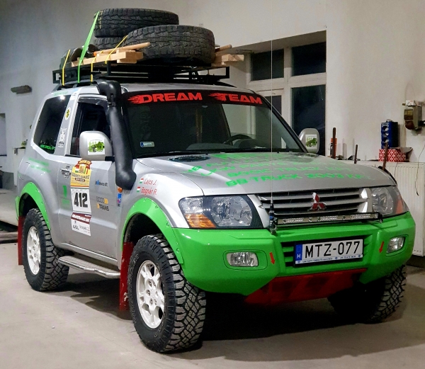 MITSUBISHI Pajero V60