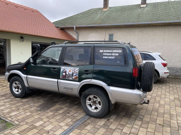 NISSAN Terrano