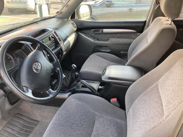 TOYOTA Land Cruiser Kdj120
