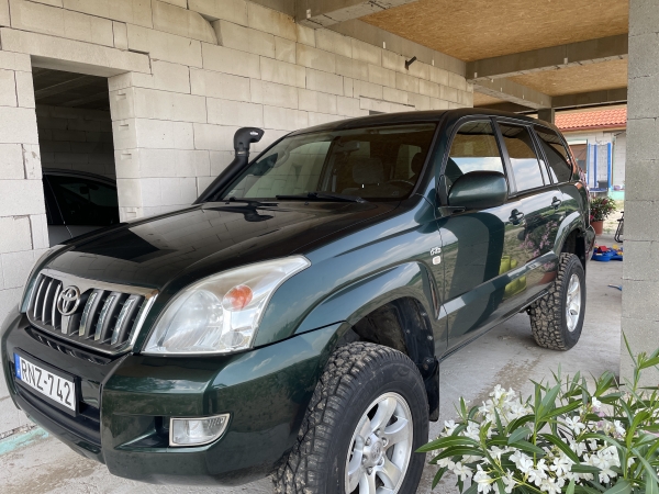 TOYOTA Land Cruiser