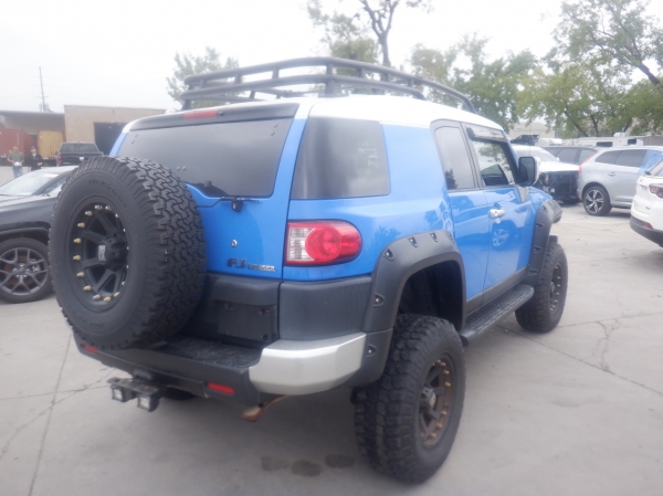 TOYOTA Fj Cruiser