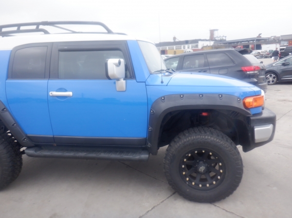 TOYOTA Fj Cruiser