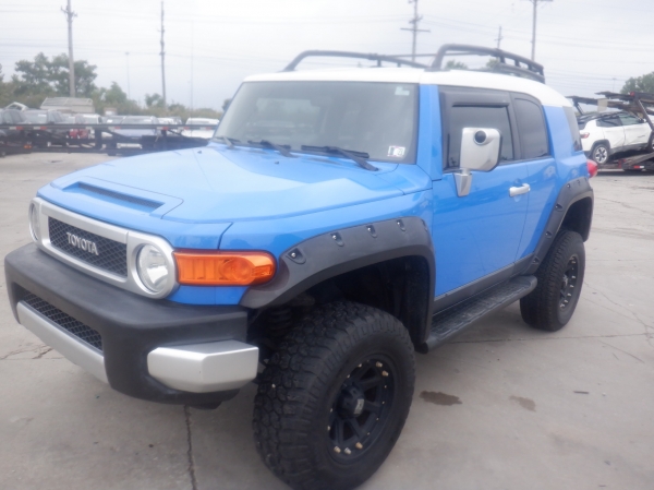 TOYOTA Fj Cruiser