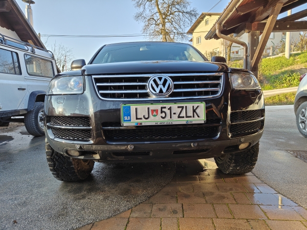 VOLKSWAGEN Touareg