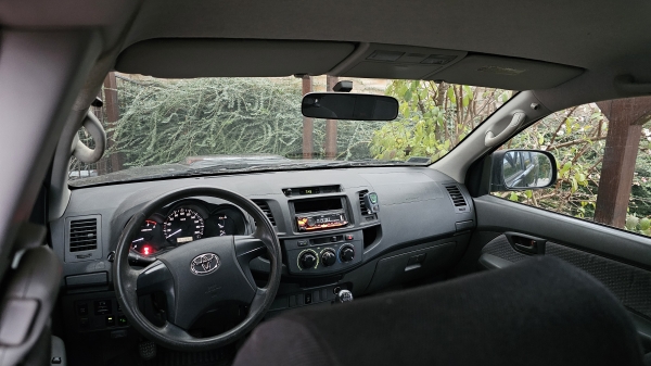 TOYOTA  Hilux