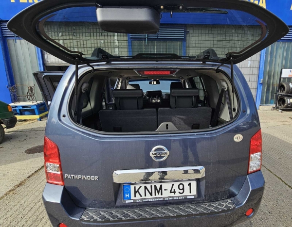 NISSAN Pathfinder