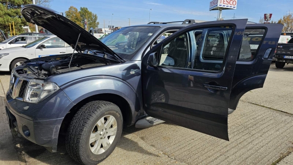 NISSAN Pathfinder