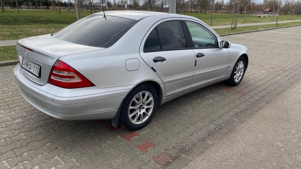 MERCEDES  C180