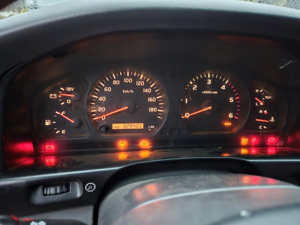 TOYOTA Land Cruiser 100 