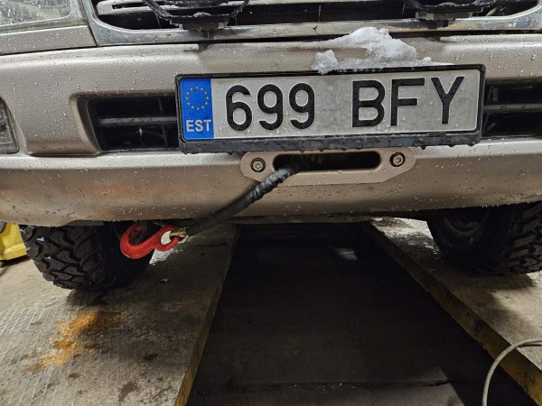 TOYOTA Land Cruiser 100 