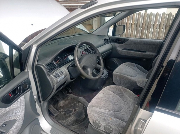 MITSUBISHI Space Wagon