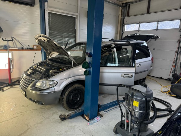 CHRYSLER Voyager