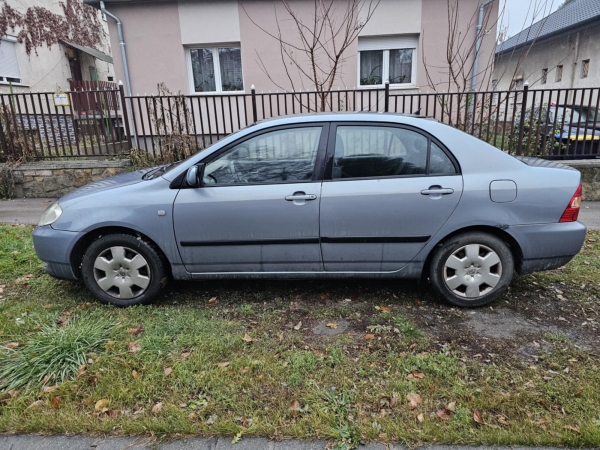 TOYOTA Corolla Sedan 1.4 Terra