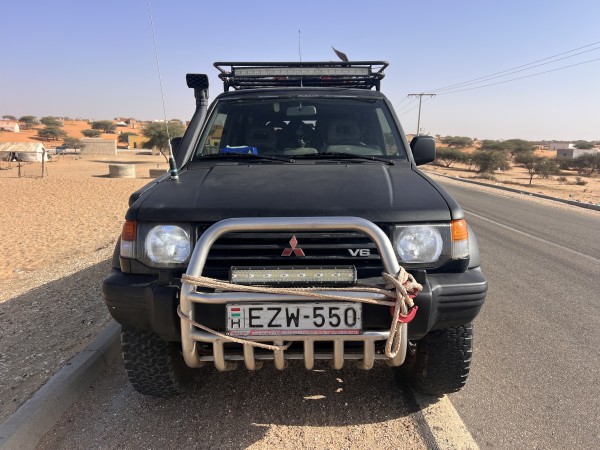 MITSUBISHI Pajero